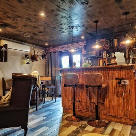 The Pub - Unique & Authentic Experience - Free Parking!, 5 Minutes From Airbus And The Mall Cribbs Бристол Екстериор снимка