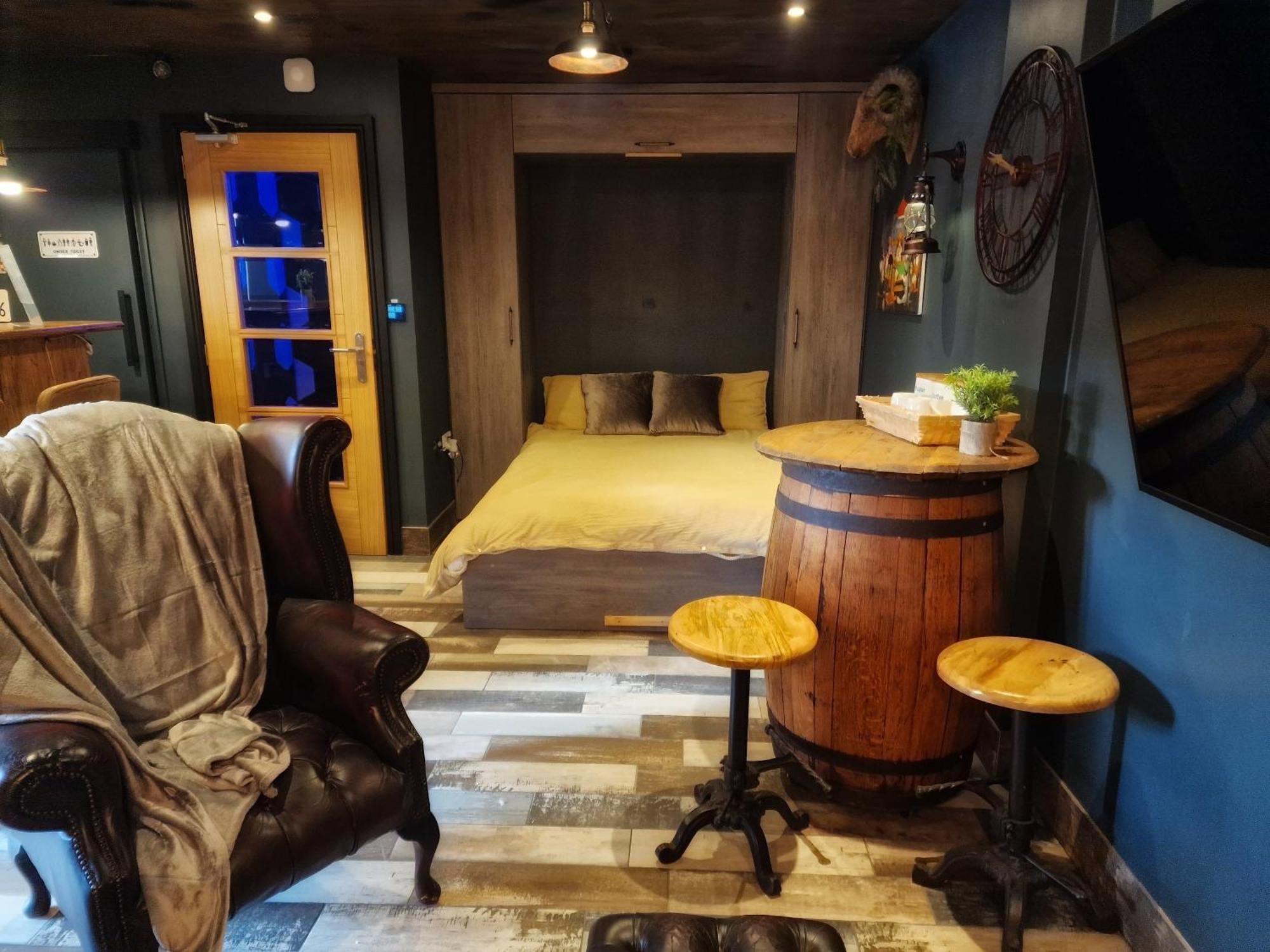 The Pub - Unique & Authentic Experience - Free Parking!, 5 Minutes From Airbus And The Mall Cribbs Бристол Екстериор снимка