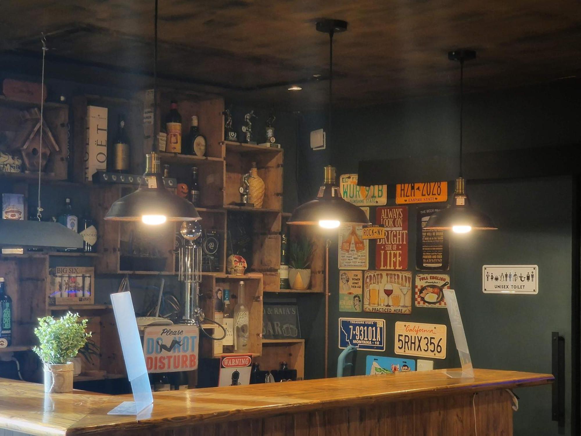 The Pub - Unique & Authentic Experience - Free Parking!, 5 Minutes From Airbus And The Mall Cribbs Бристол Екстериор снимка