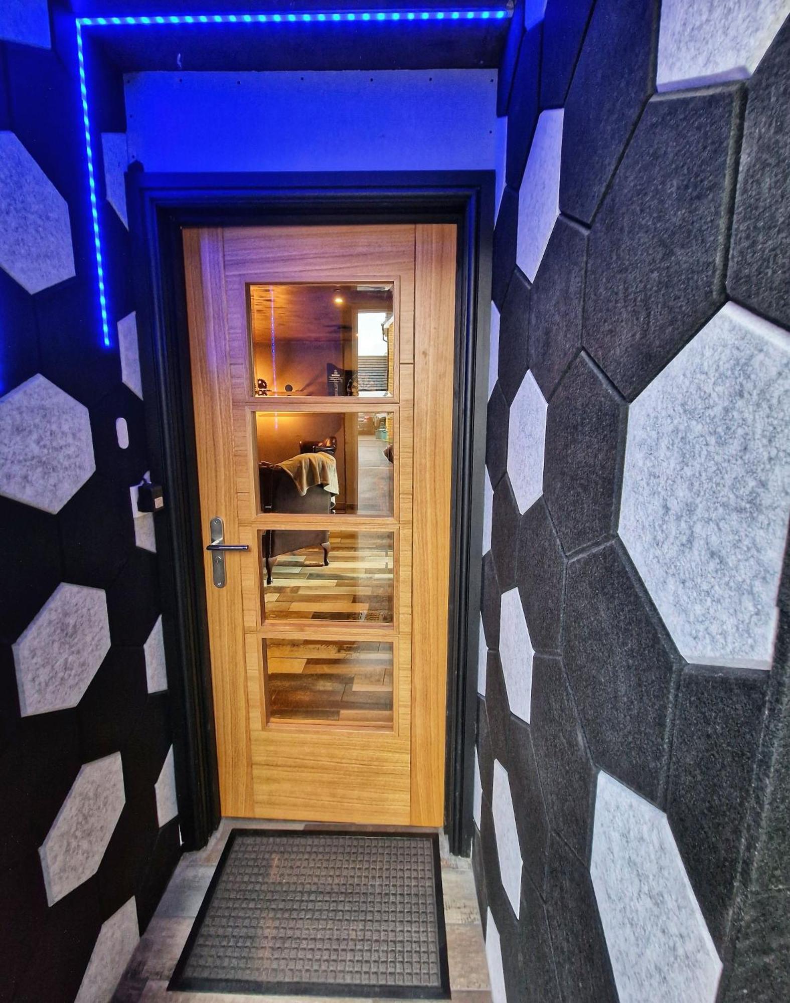 The Pub - Unique & Authentic Experience - Free Parking!, 5 Minutes From Airbus And The Mall Cribbs Бристол Екстериор снимка